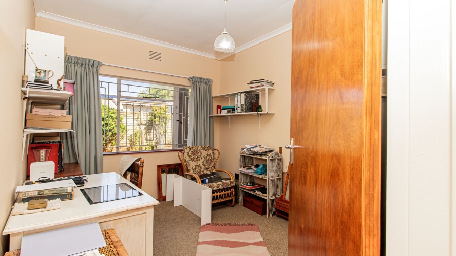 5 Bedroom Property for Sale in The Island Western Cape
